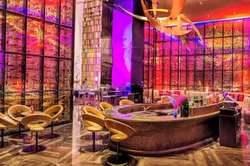 2 bars/lounges, poolside bar