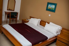 Minibar, cortinas blackout, cunas gratuitas y wifi gratis 