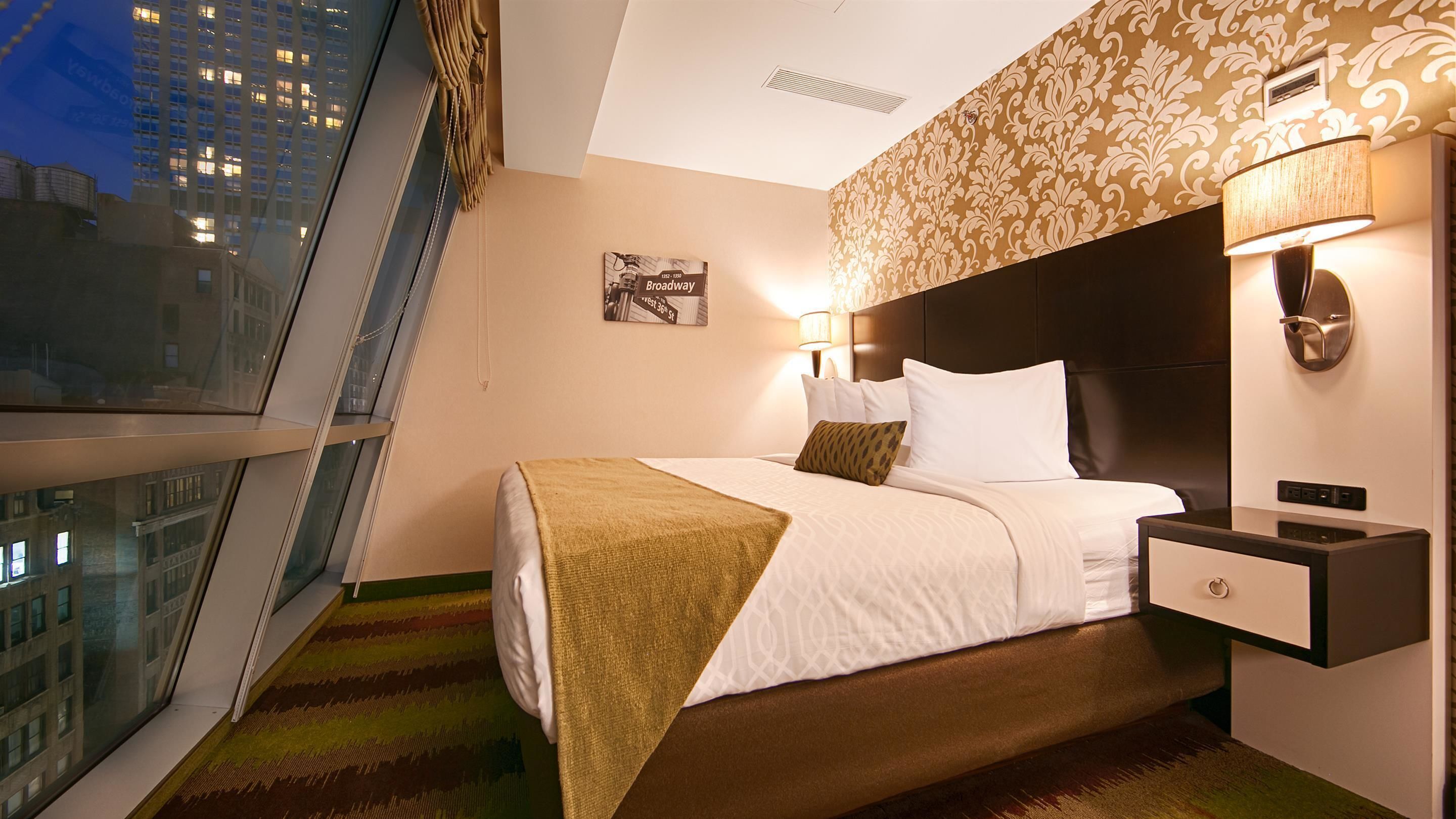 Premium bedding, in-room safe, desk, blackout curtains