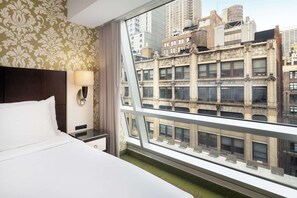 Chambre Standard, 1 très grand lit, non-fumeur | Literie de qualité, coffre-fort, bureau, rideaux d’obscurcissement