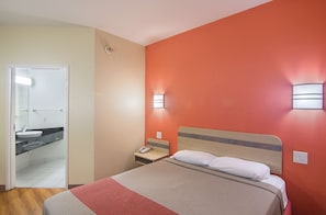 Free WiFi, bed sheets - Motel 6 Terrell, TX (Terrell)