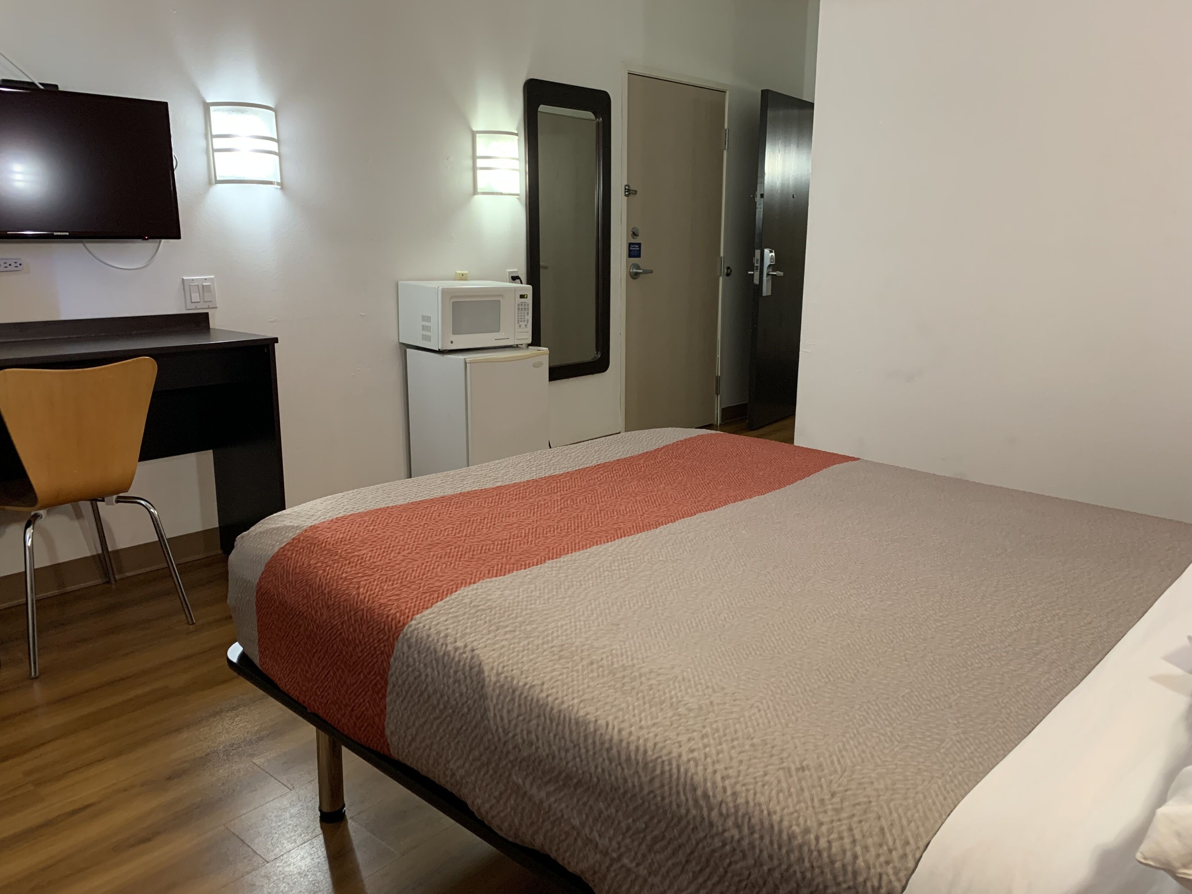 Free WiFi, bed sheets