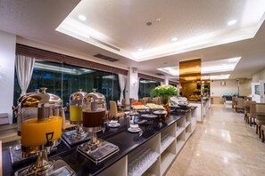 Breakfast served, Thai cuisine - Royal Pavilion Huahin (Hua Hin)