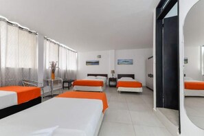 In-room safe, desk, iron/ironing board - Hotel Verde Mar (San Andrés)
