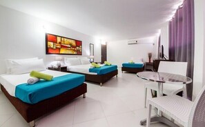 In-room safe, desk, iron/ironing board - Hotel Verde Mar (San Andrés)