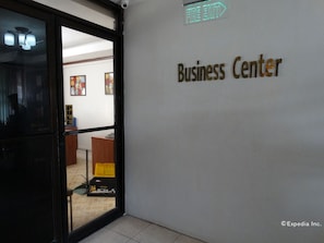 Business center - Ecoland Suites & Inn (Davao)