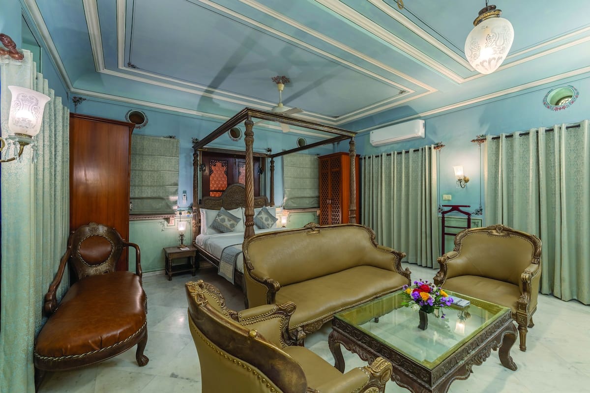 Historic Suite | Down duvets, minibar, in-room safe, desk