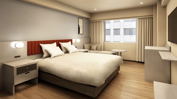 Een moderne hotelkamer met een groot bed, nachtkastjes, een klein rond tafeltje en een groot raam met gordijnen.