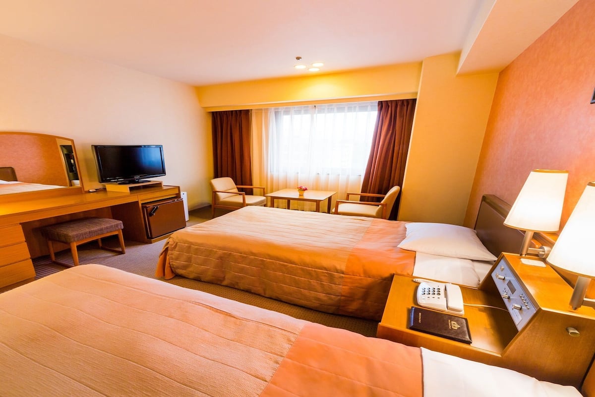 1 bedroom, premium bedding, in-room safe, desk