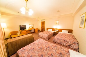 1 bedroom, premium bedding, in-room safe, desk