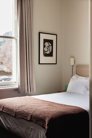 Standard Double Room - Naughtons Hotel (Parkville)
