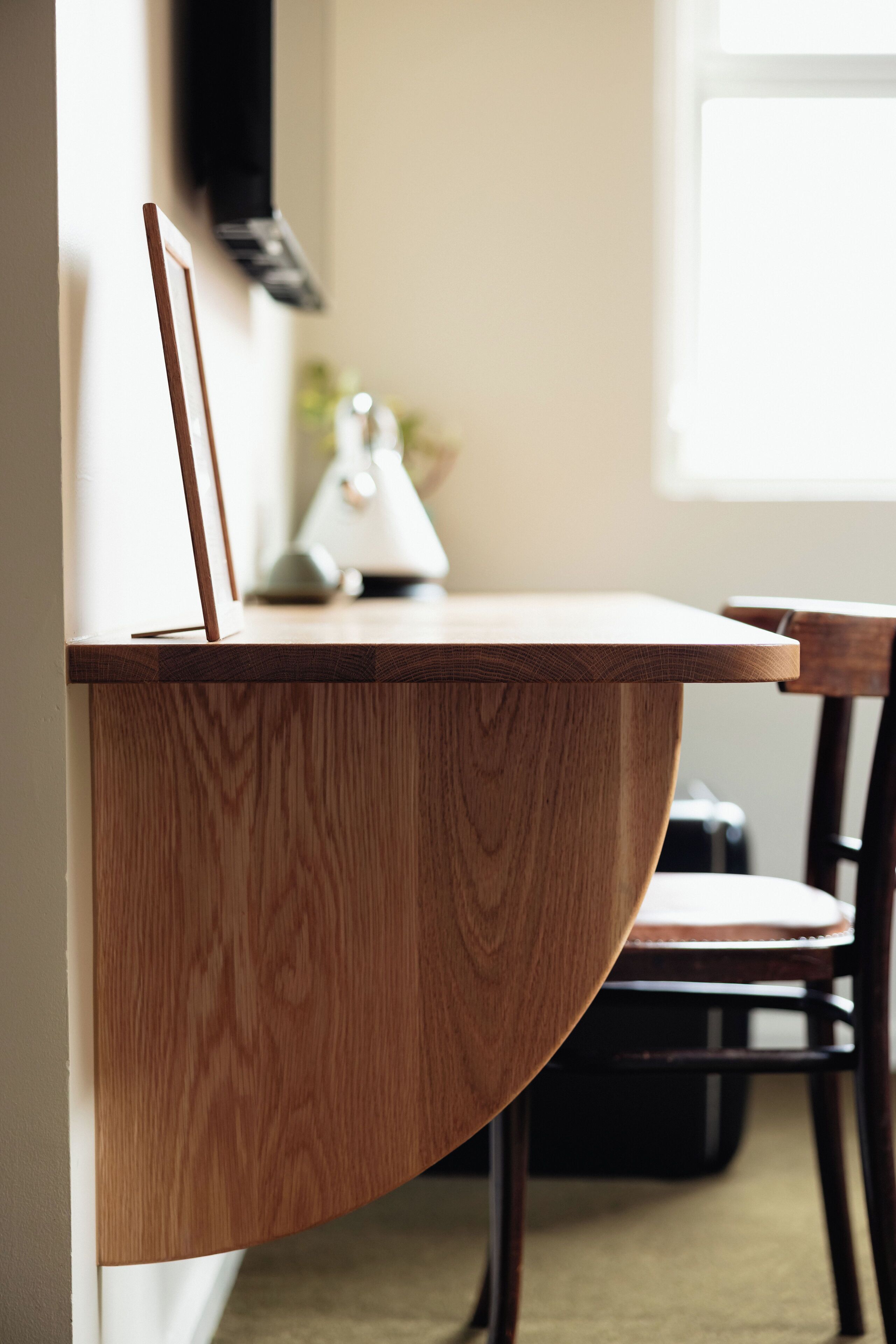 desk, iron/ironing board, free wifi