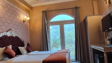 Habitació amb dos llits individuals Deluxe | Caixa forta a l'habitació i escriptori