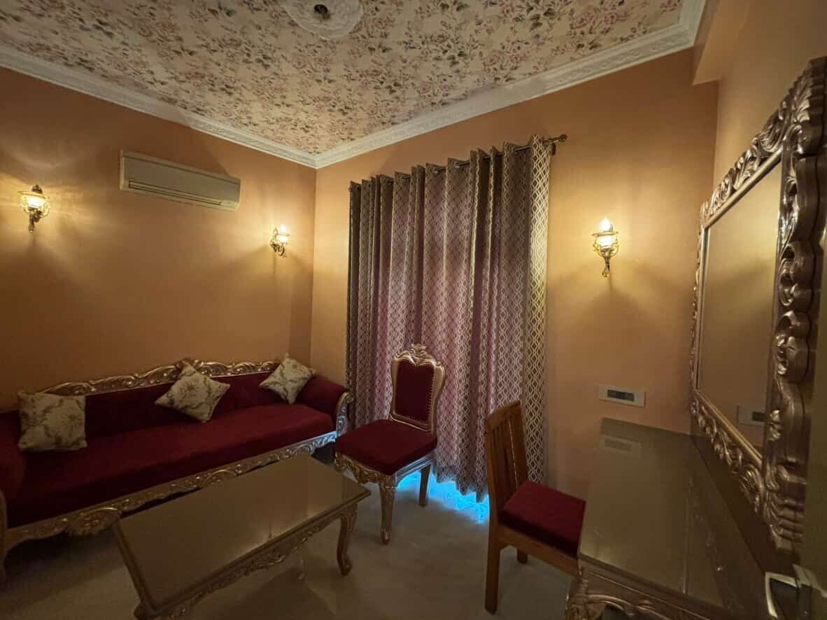 Superior Suite | In-room safe, desk, laptop workspace, soundproofing