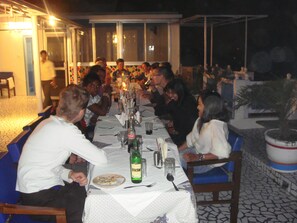 Outdoor dining - Ray Of Maya Retreat and Resorts (Agra)
