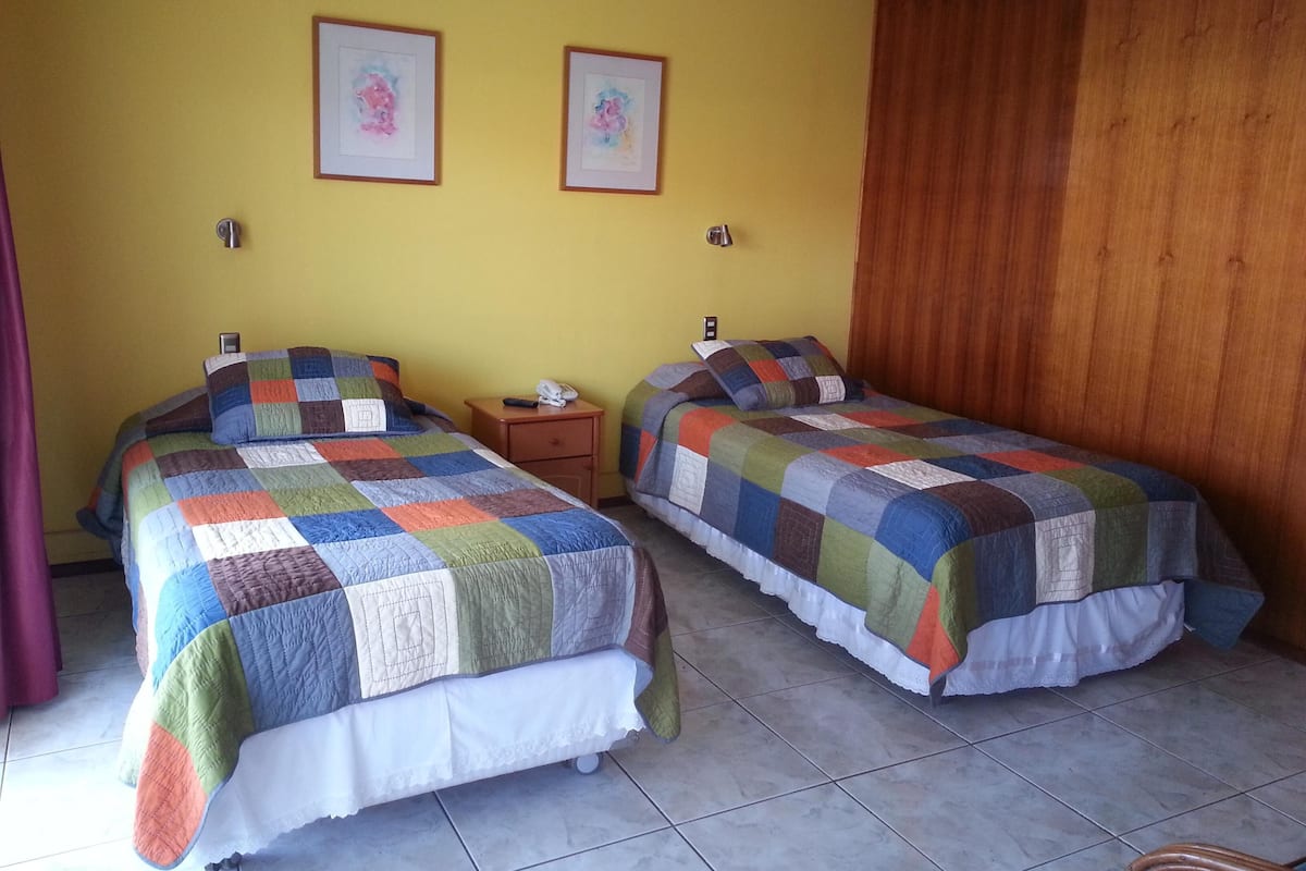 Decoración individual, mobiliario individual, escritorio