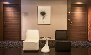 Lobby sitting area - Hotel Aurel (Podgorica)