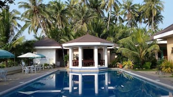 Poolside bar