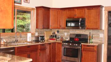 Premium House, Jetted Tub | Private kitchen | Full-size fridge, microwave, oven, stovetop