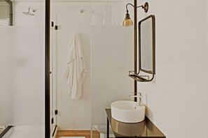 Superior-Doppelzimmer, Terrasse | Badezimmer | Dusche, Regendusche, Haartrockner, Handtücher
