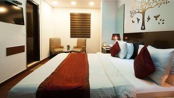 Premium bedding, Select Comfort beds, in-room safe