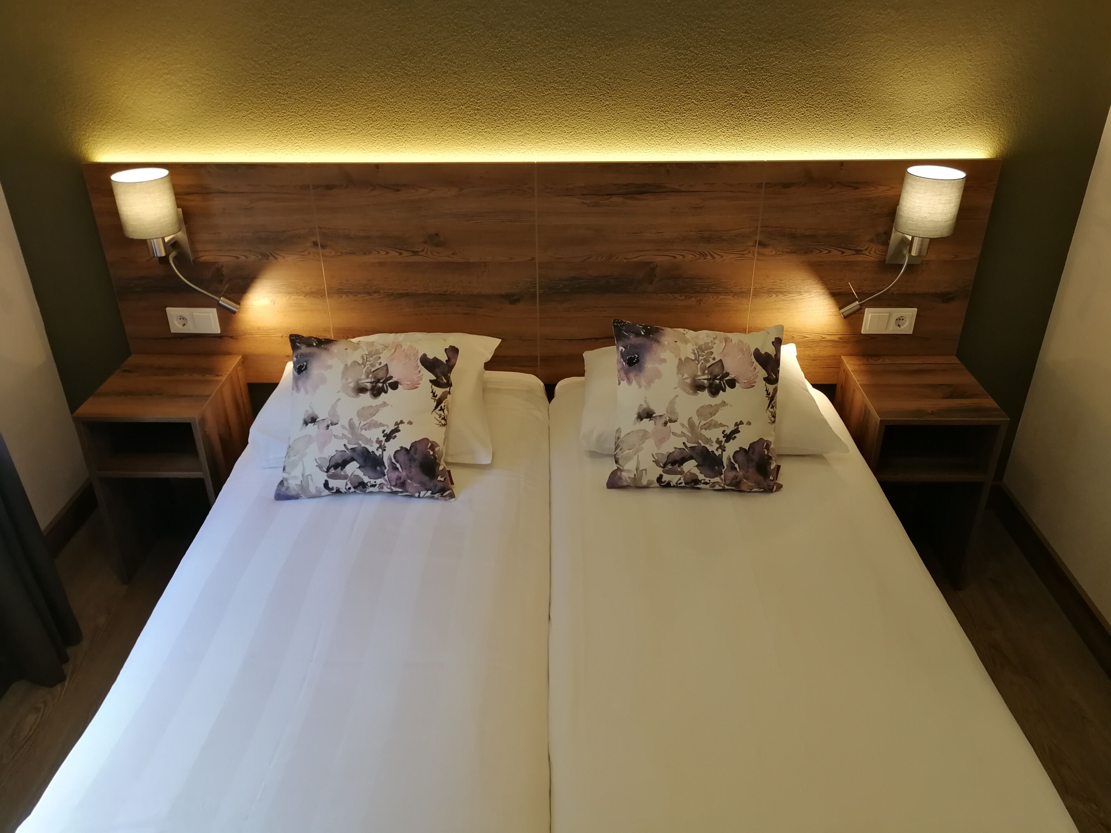 double room | bed sheets