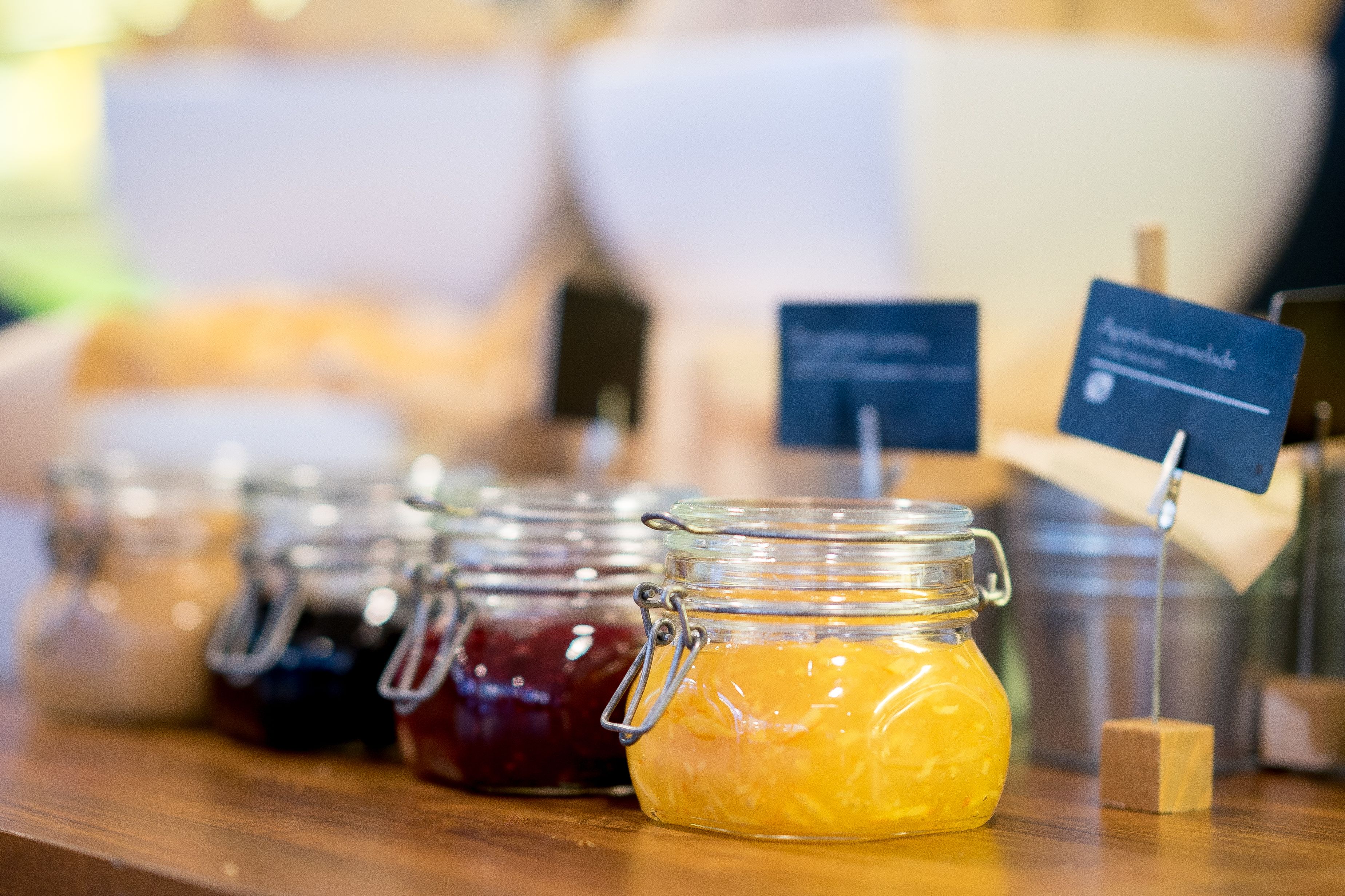 daily buffet breakfast (nok 195 per person)