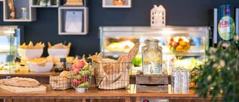 Desayuno buffet diario (NOK 195 por persona)