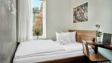 Habitación doble | Escritorio, cortinas blackout, wifi gratis y despertador