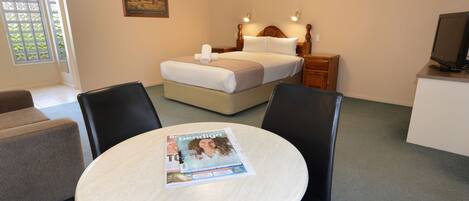 Standard Room, 1 Queen Bed