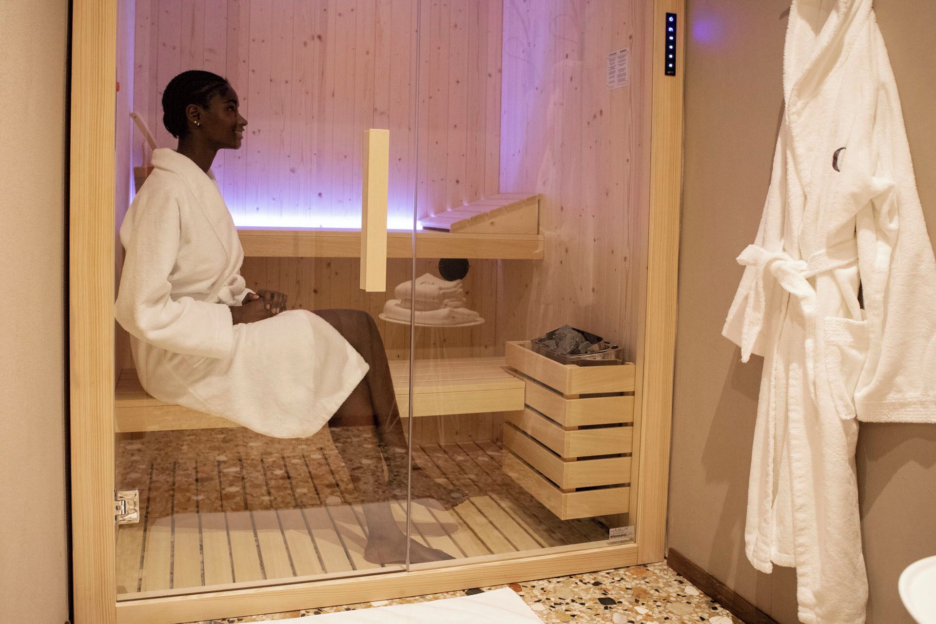 deluxe suite, annex building (spa) | down duvets, in-room safe, desk, soundproofing