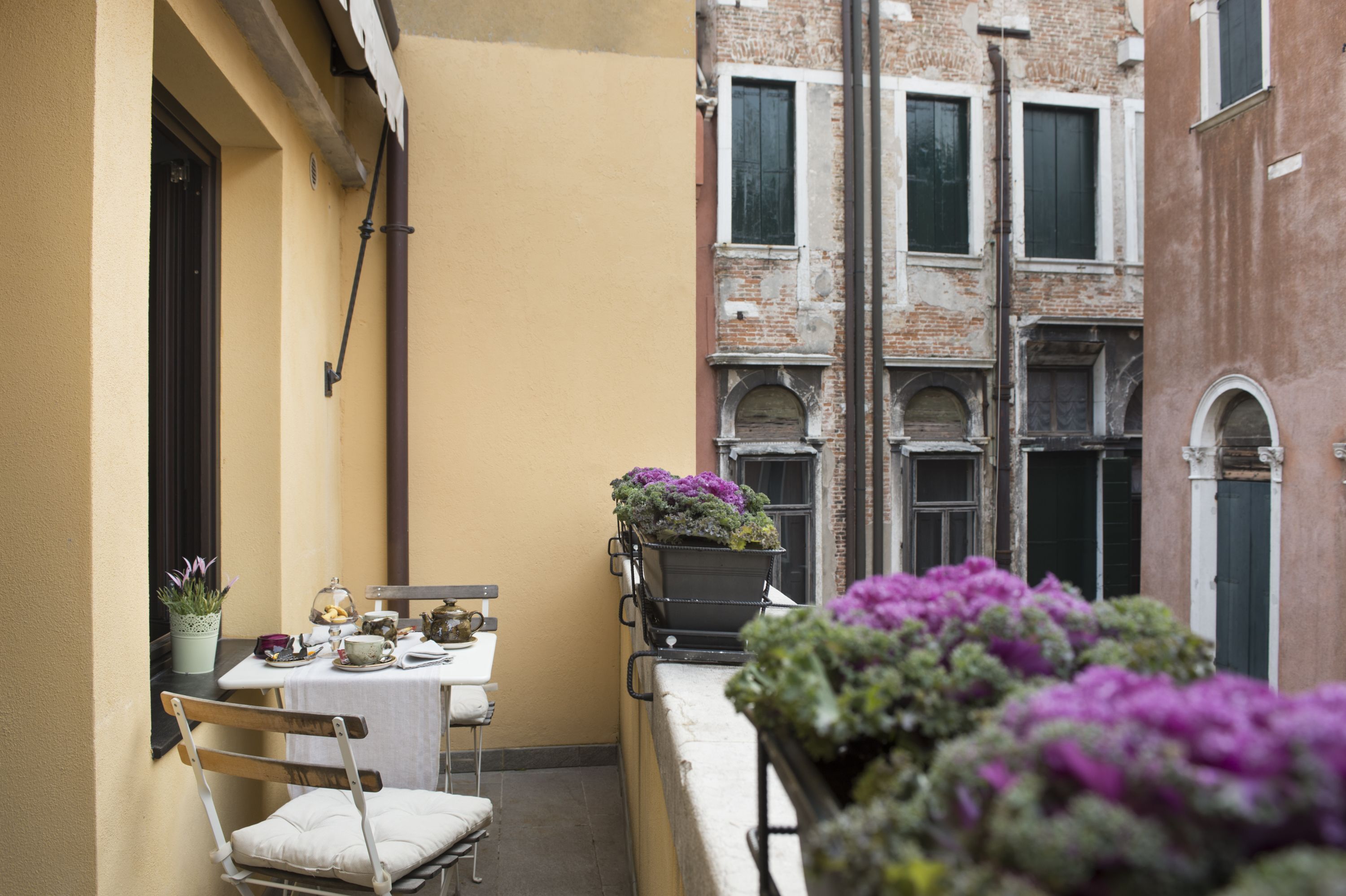 junior suite, balcony, canal view | balcony view