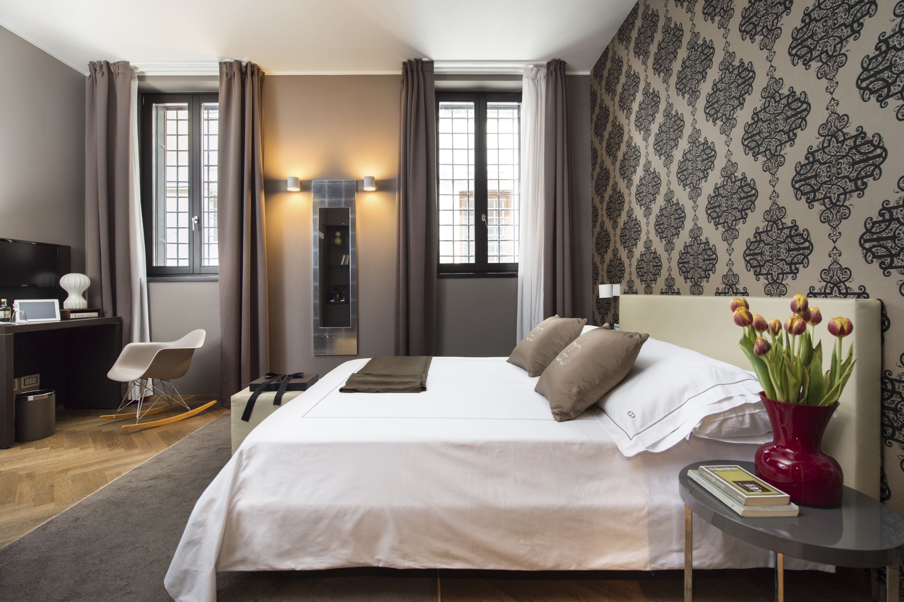 comfort double room, ground floor | down duvets, in-room safe, desk, soundproofing