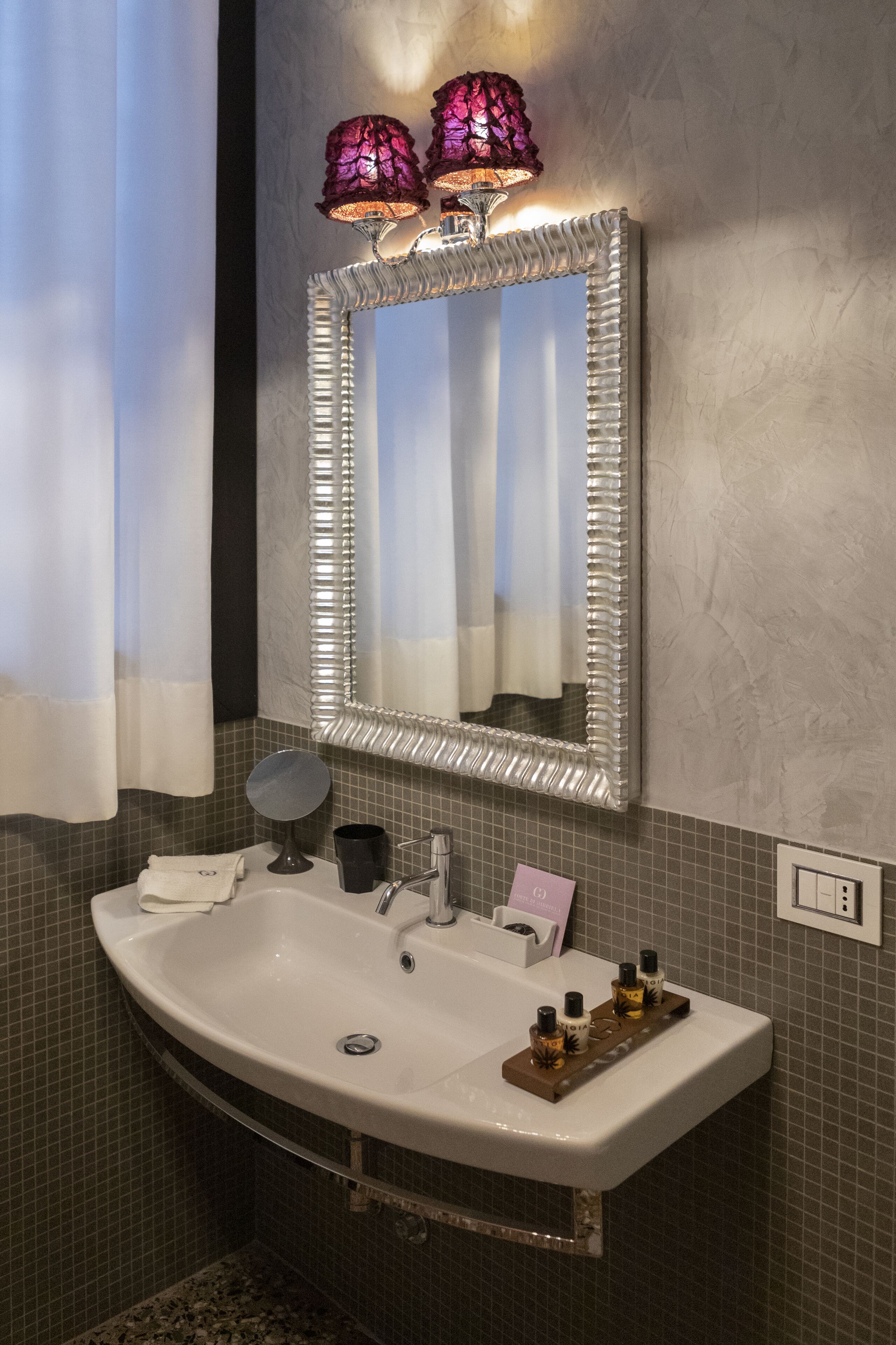 luxury double room, garden view | bathroom | hair dryer, bathrobes, slippers, bidet