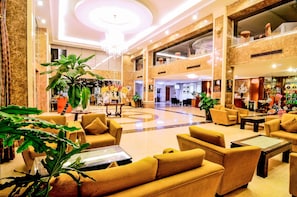 Lobby lounge