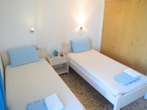 Safe på rommet, individuelt dekorert, individuelt innredet og skrivebord