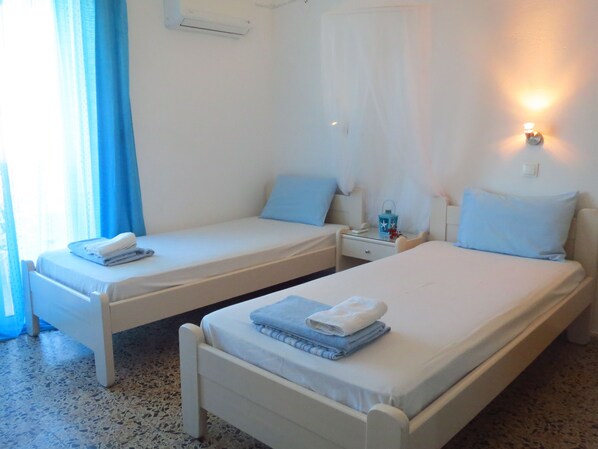 Safe på rommet, individuelt dekorert, individuelt innredet og skrivebord