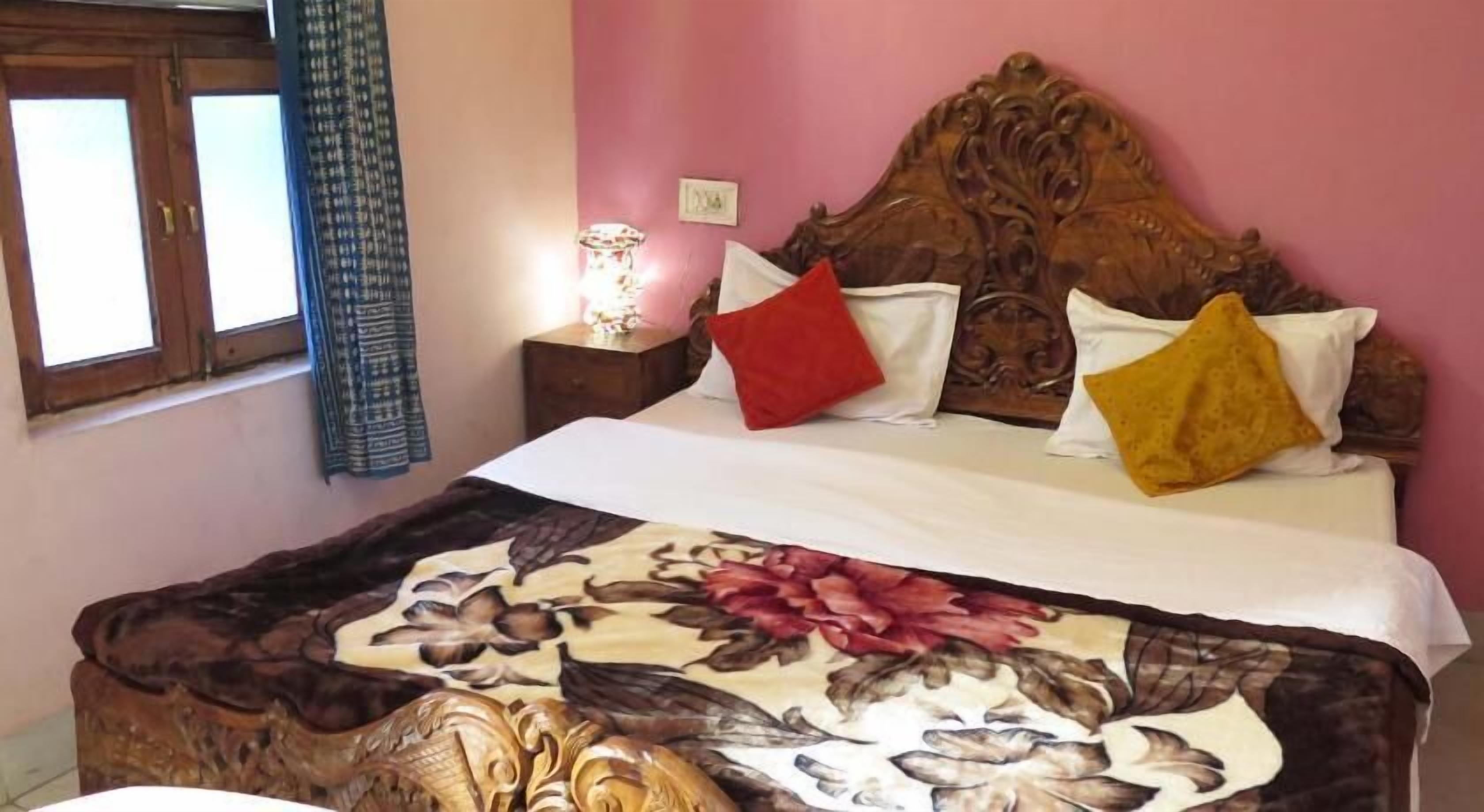 Hypo-allergenic bedding, in-room safe, individually decorated