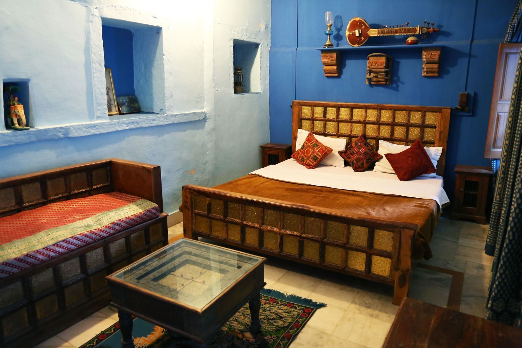 Hypo-allergenic bedding, in-room safe, individually decorated