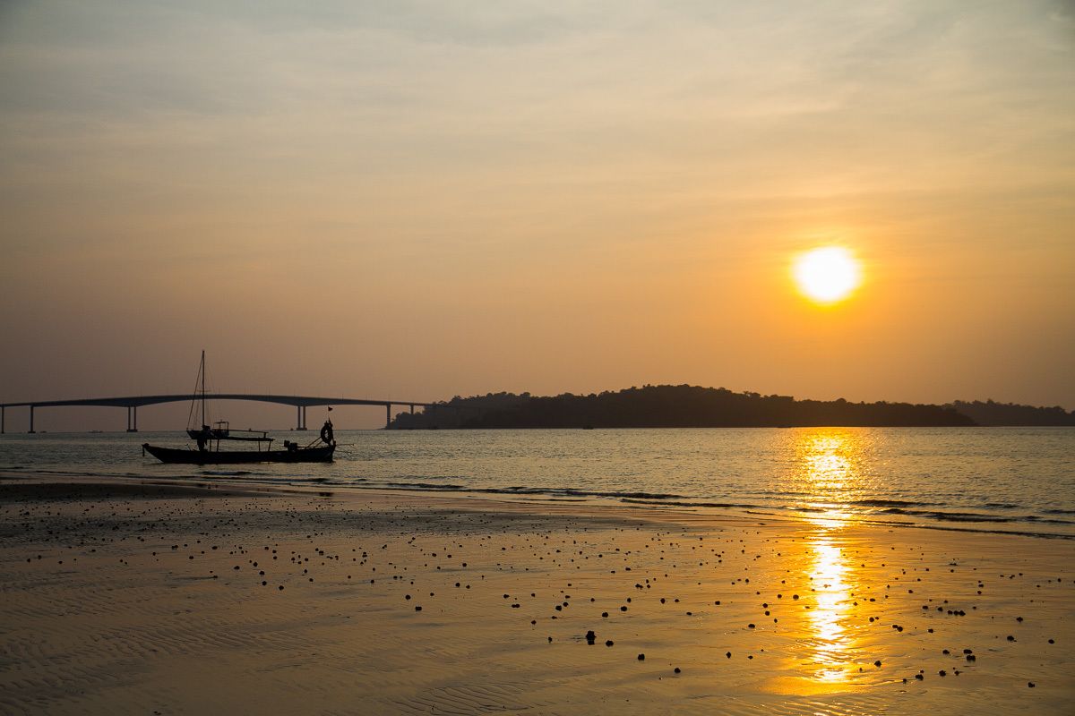 Playa privada, camastros, sombrillas y toallas de playa 