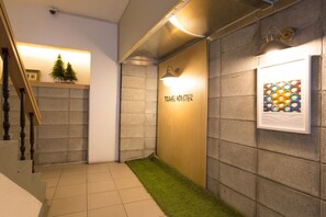 Exterior - Travel Monster (Seoul)