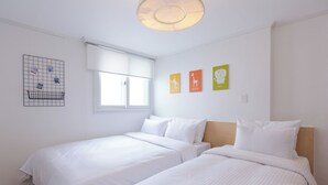 25)Triple Room | Desk, laptop workspace, blackout drapes, iron/ironing board (on request) - Travel Monster (Seoul)