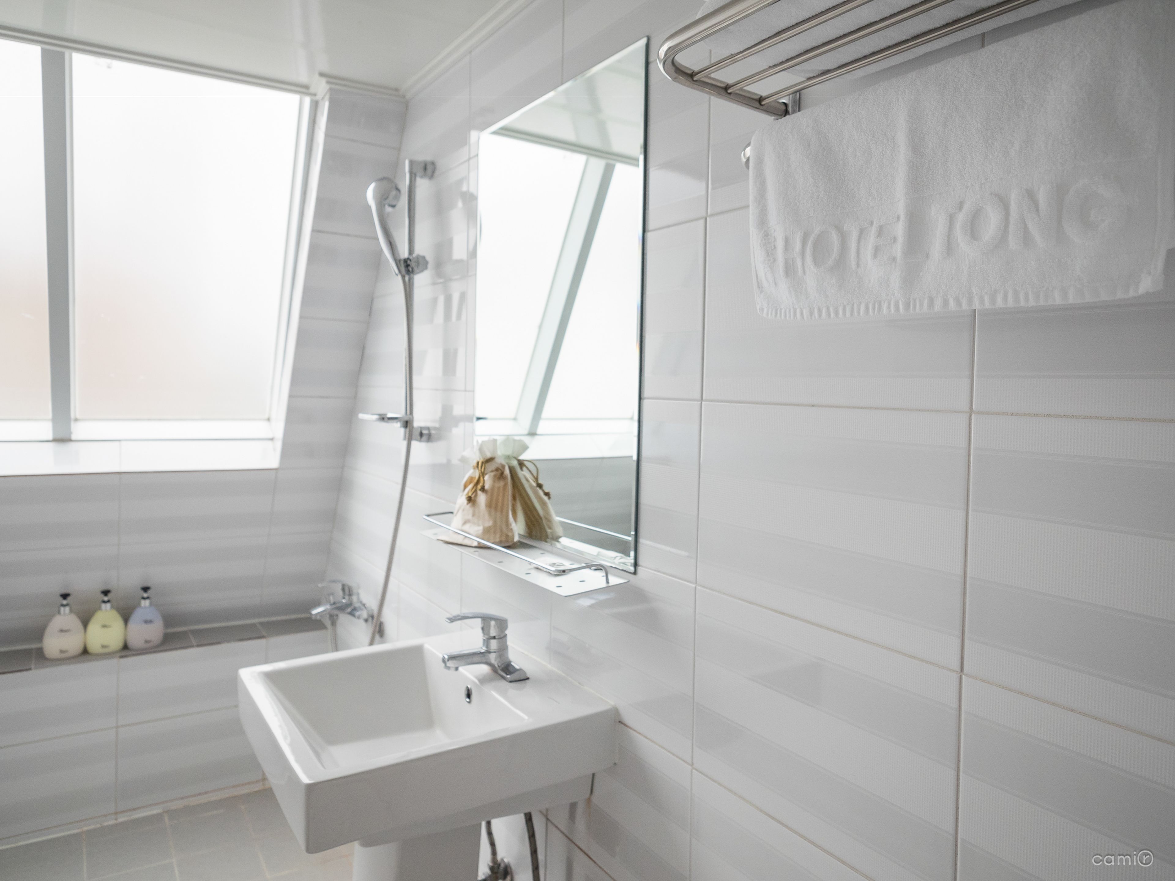 Photo - Travel Monster