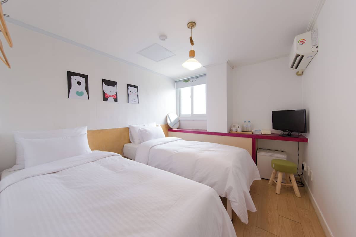 44)Twin Room