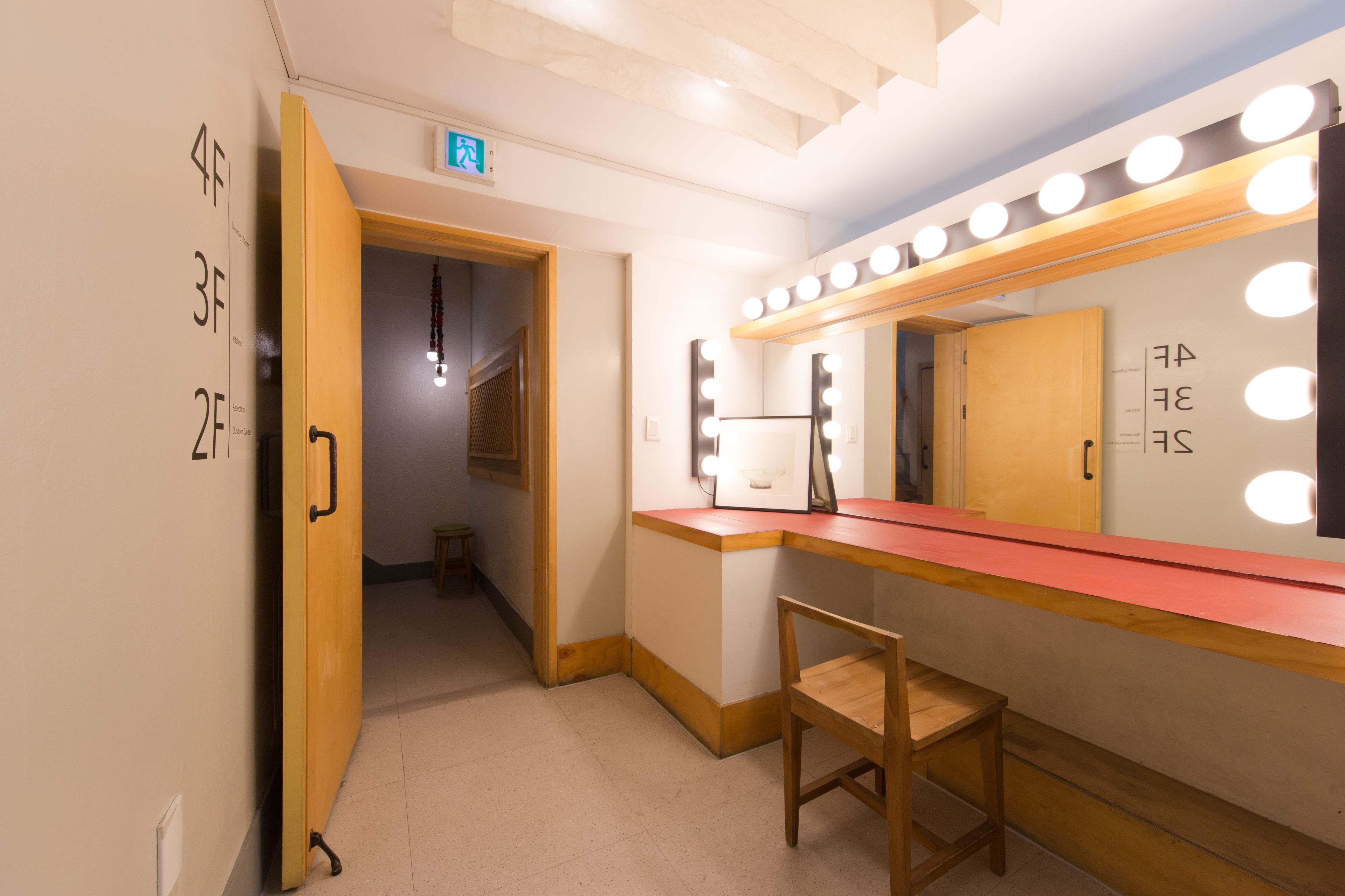 Photo - Travel Monster