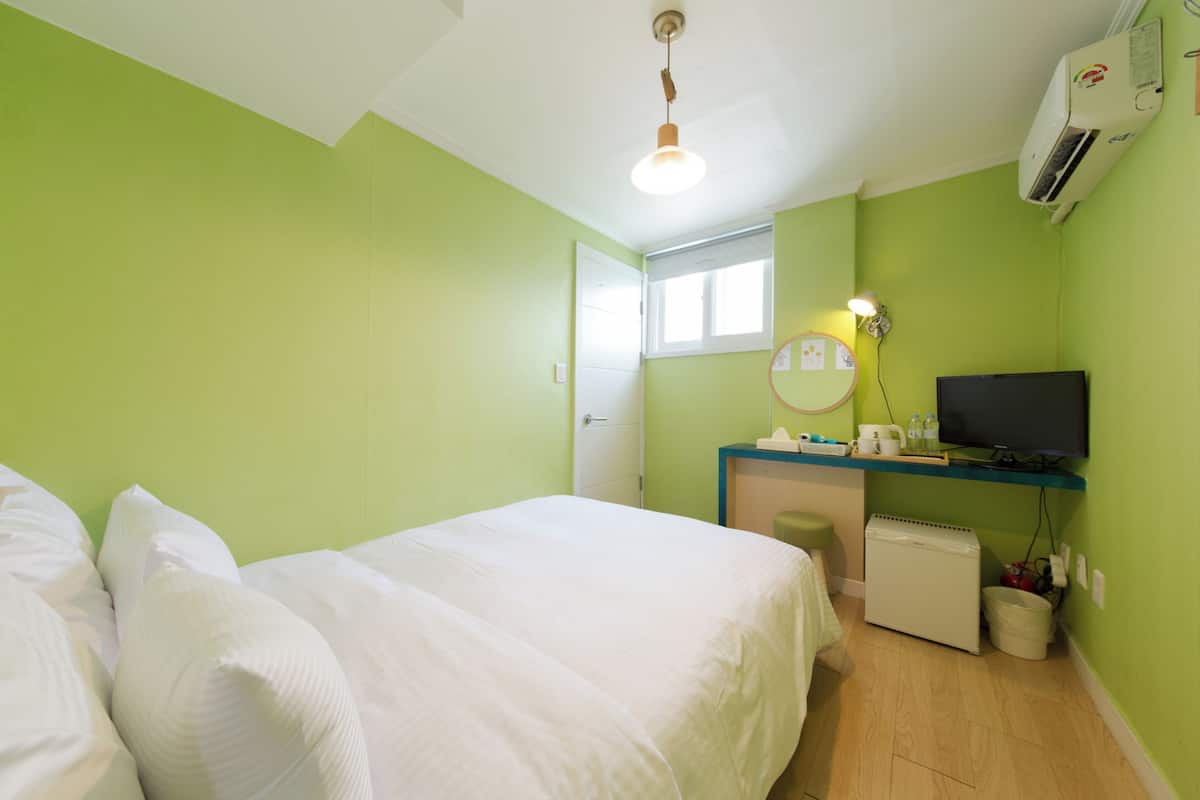 36)Double Room