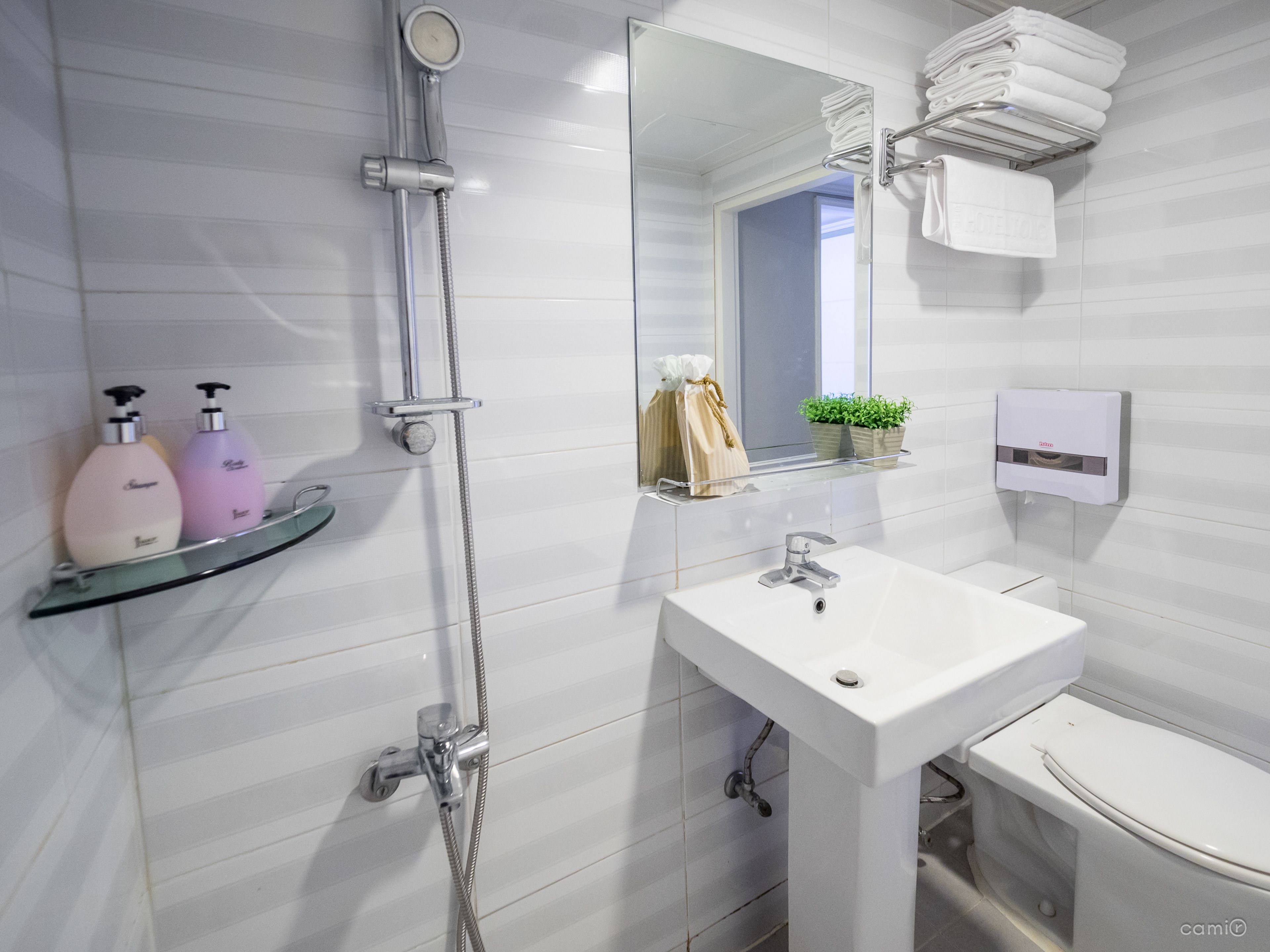 Photo - Travel Monster