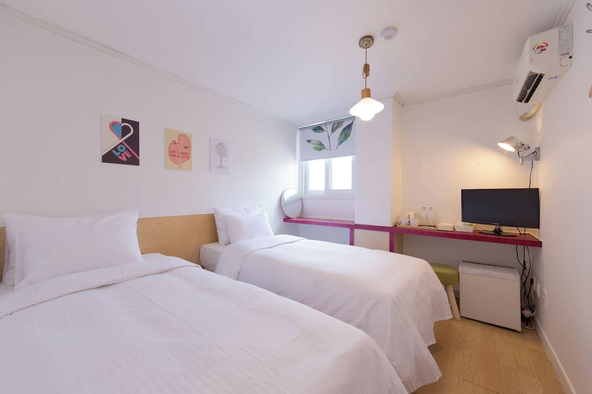 34)Twin Room