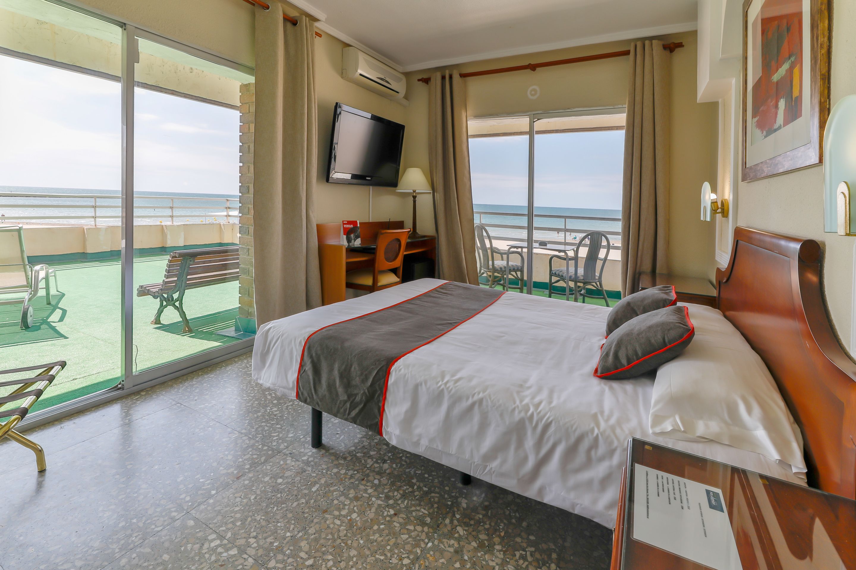 Premium-sengetøj, skrivebord, gratis Wi-Fi, adgang for kørestole