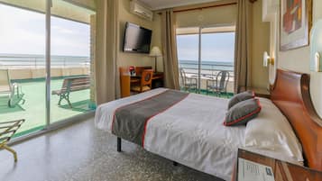 Premium bedding, desk, free WiFi, wheelchair access